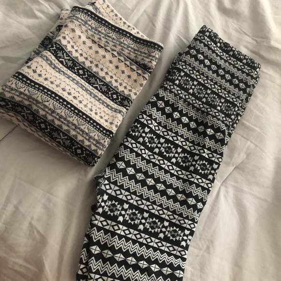 Two pairs of pattern leggings - Picture 7 of 7